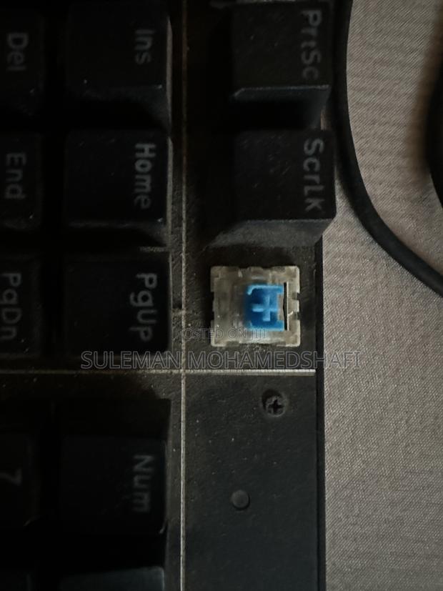 Mechanical Keyboard With Custom Lighting Barely Used Good Condition  - thumbnail 2