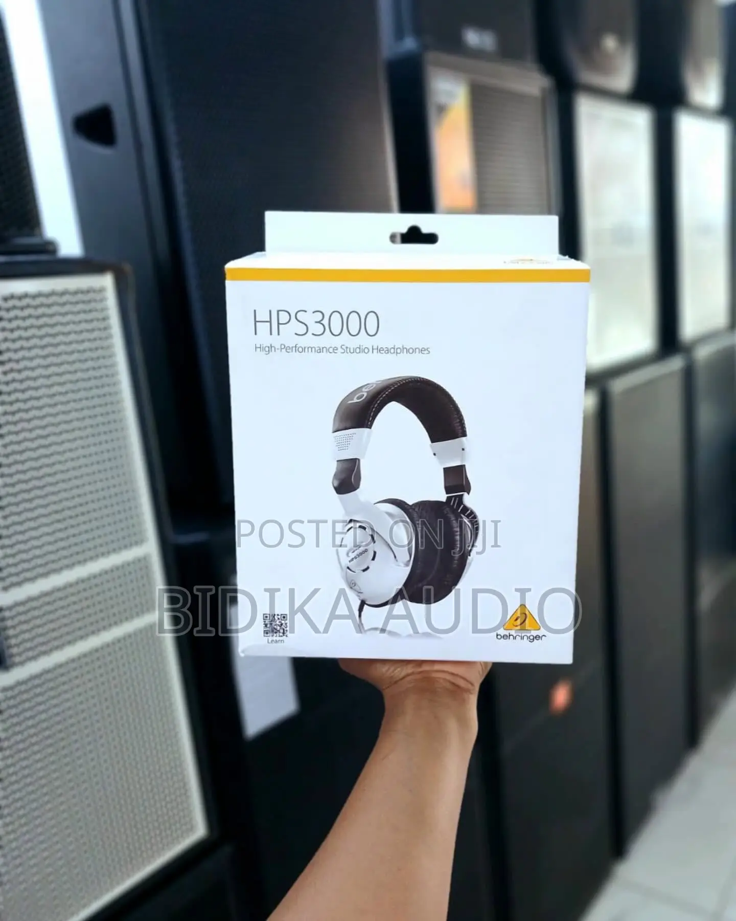 Behringer HPS3000 High-Performance Studio Headphones