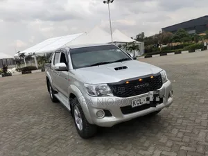 Toyota Hilux 2011 Silver