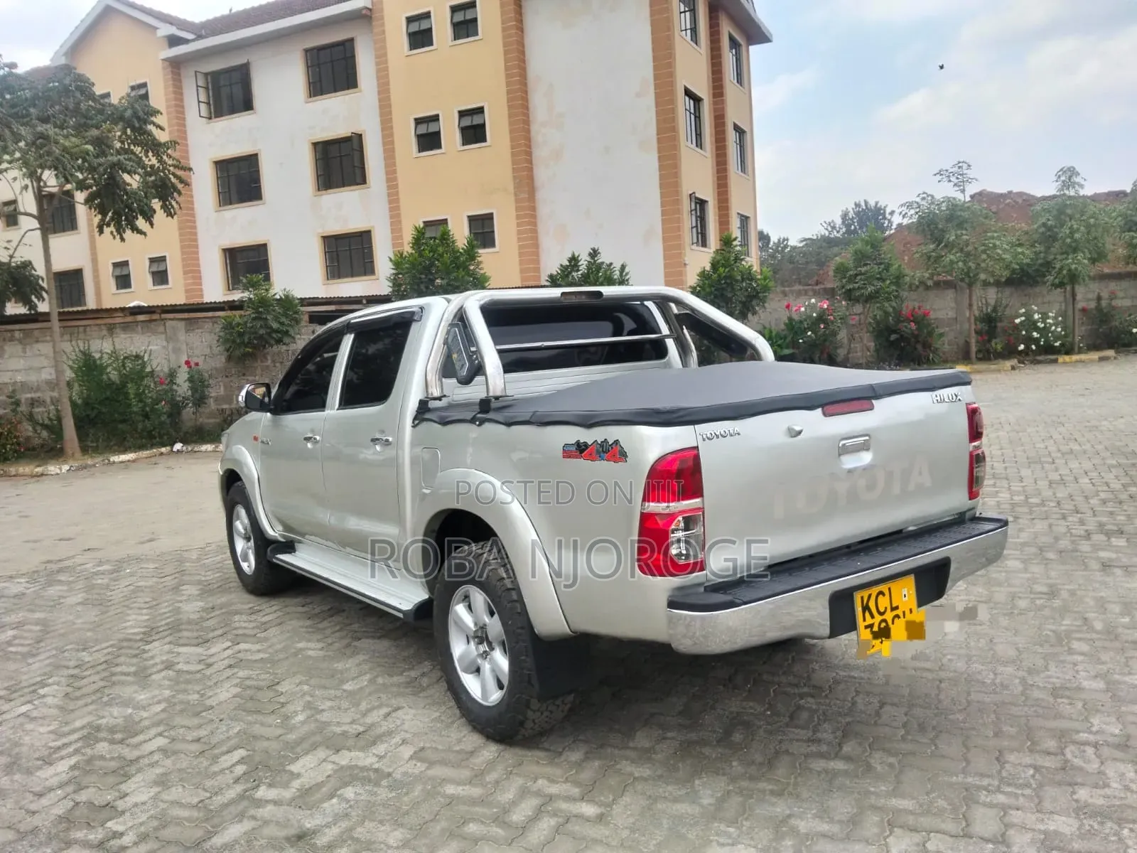 Toyota Hilux 2011 Silver
