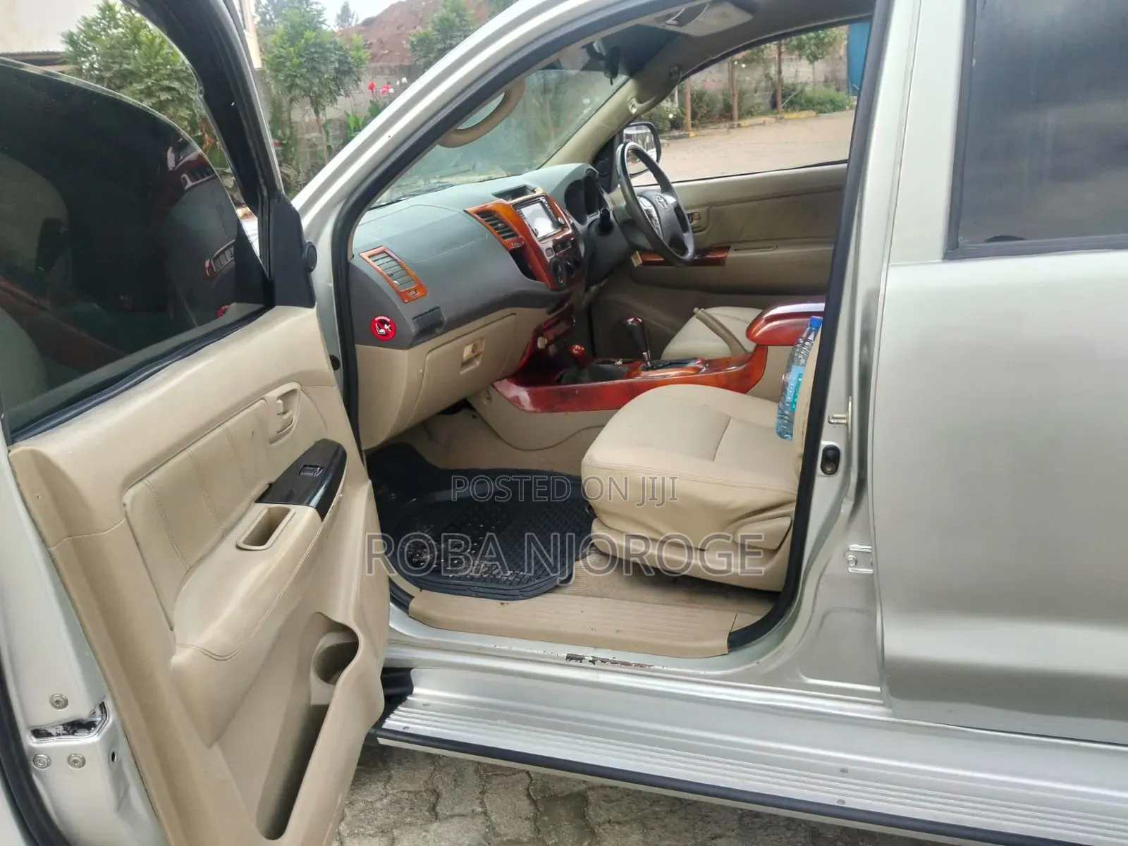 Toyota Hilux 2011 Silver