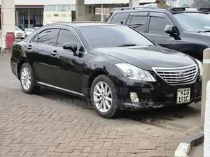 Toyota Crown 2010 Black