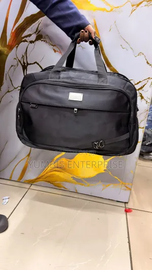 Black Medium Oxford Duffbags With a Shoe Compartment Expandable Zip