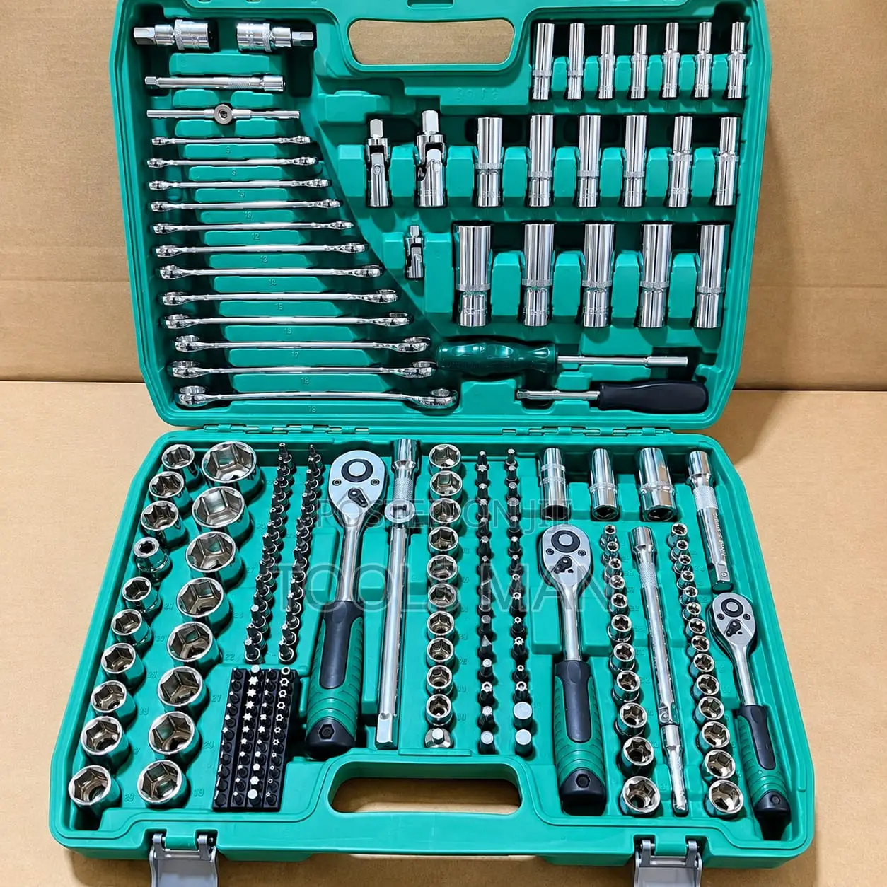 216PCS Socket Set Ratchet Spanner Kit With Case for Mechanics