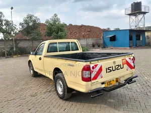 Isuzu D-MAX 2008 Brown