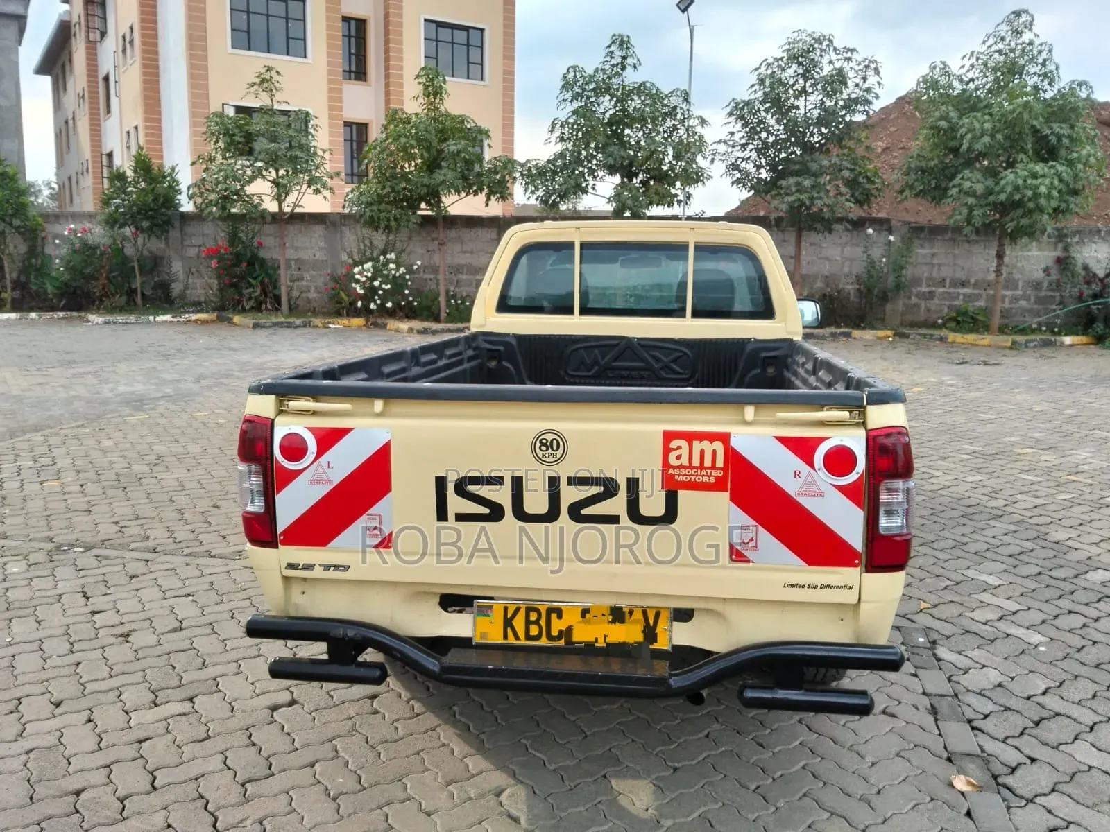 Isuzu D-MAX 2008 Brown