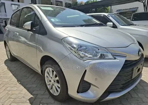 Toyota Vitz 2019 Silver