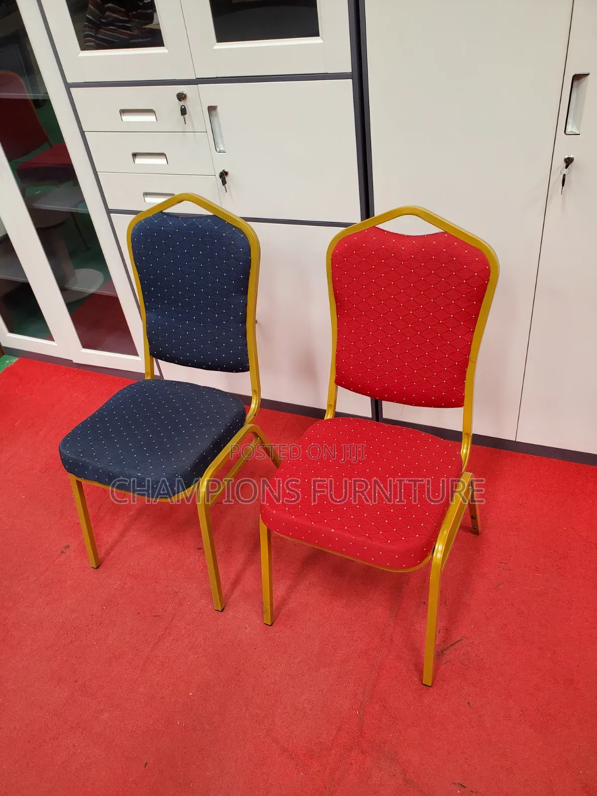 Crown Back Banq Chair