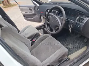 Toyota Corolla 1998 White