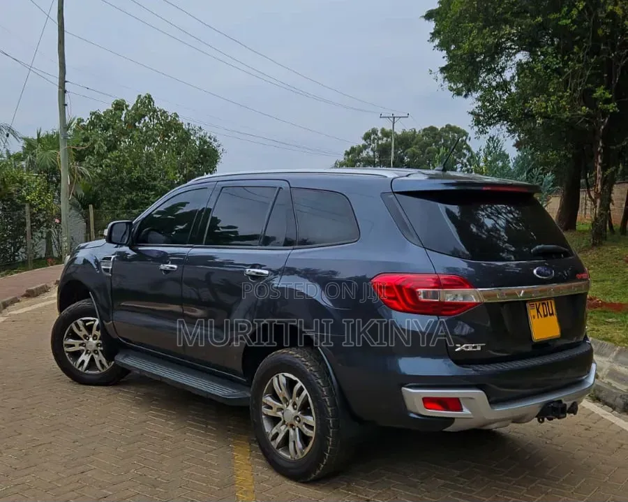 Ford Everest 2018 Black