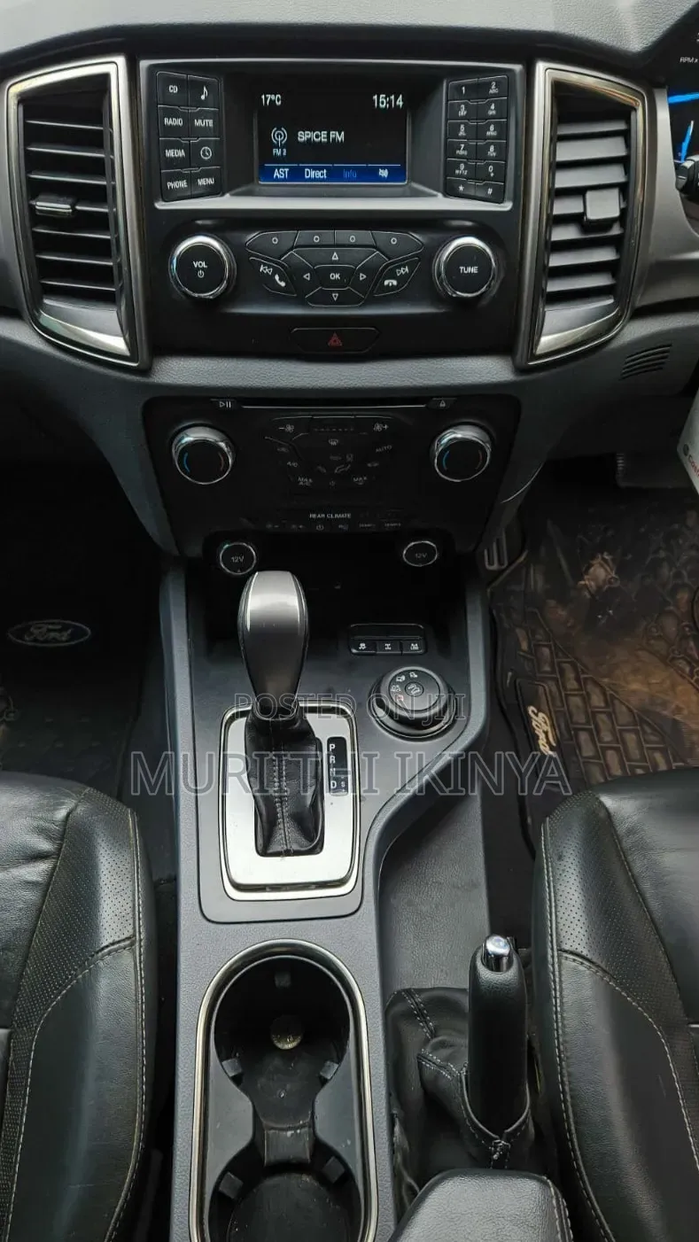 Ford Everest 2018 Black