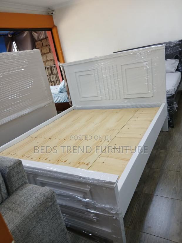 5x6 Solid Wood Bed White Color - main view