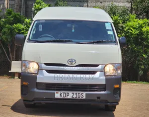Toyota HiAce 2023 White