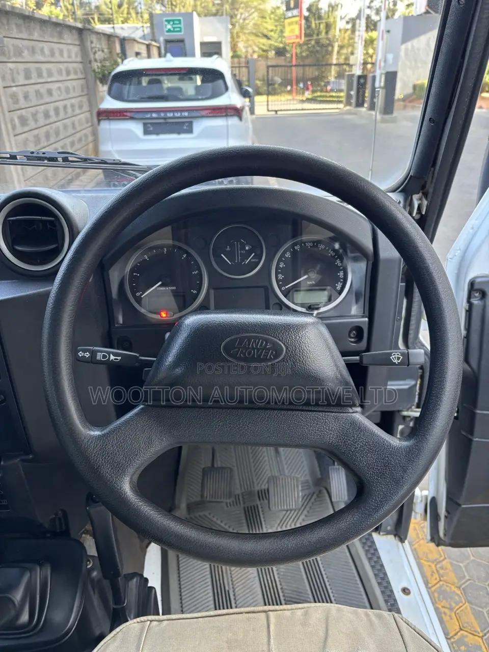 Land Rover Defender 2011 White