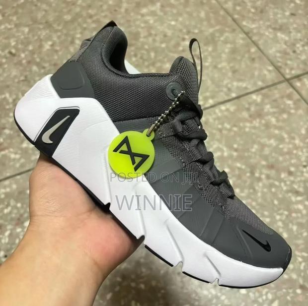 Metcon Shoe - thumbnail 2