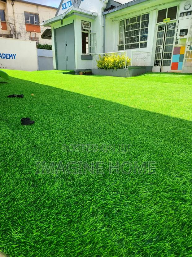 Bring Luxury With Grass Carpet - thumbnail 2