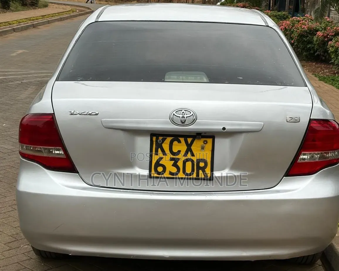 Toyota Axio 2012 Silver