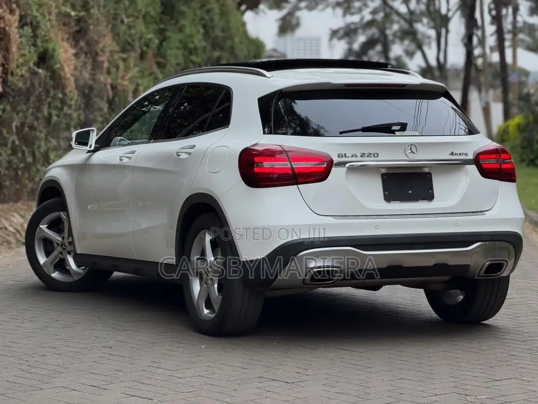 Mercedes-Benz GLA-Class 2019 White