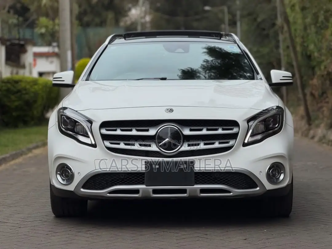 Mercedes-Benz GLA-Class 2019 White