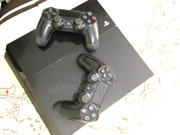 Sony PlayStation 4 Standard