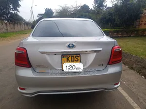 Toyota Axio 2018 Silver