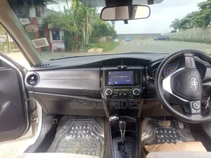 Toyota Axio 2018 Silver