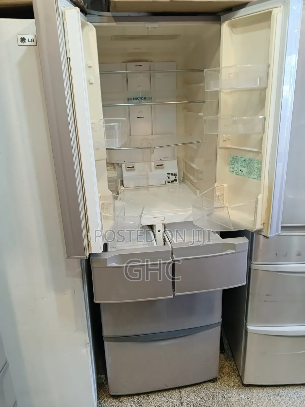 HITACHI French Door Refrigerator