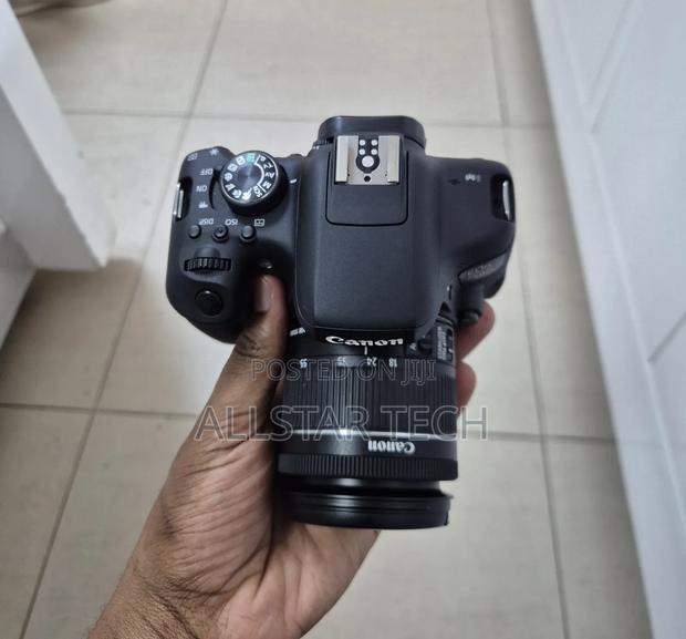 Canon Eos 750D With 18-55mm Kit Lens - thumbnail 2