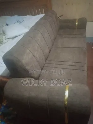 Selling Sofa Set