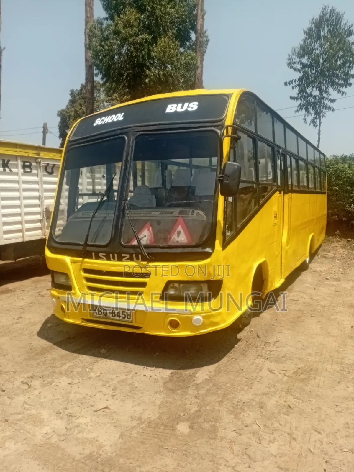 Isuzu FRR 2012 Yellow