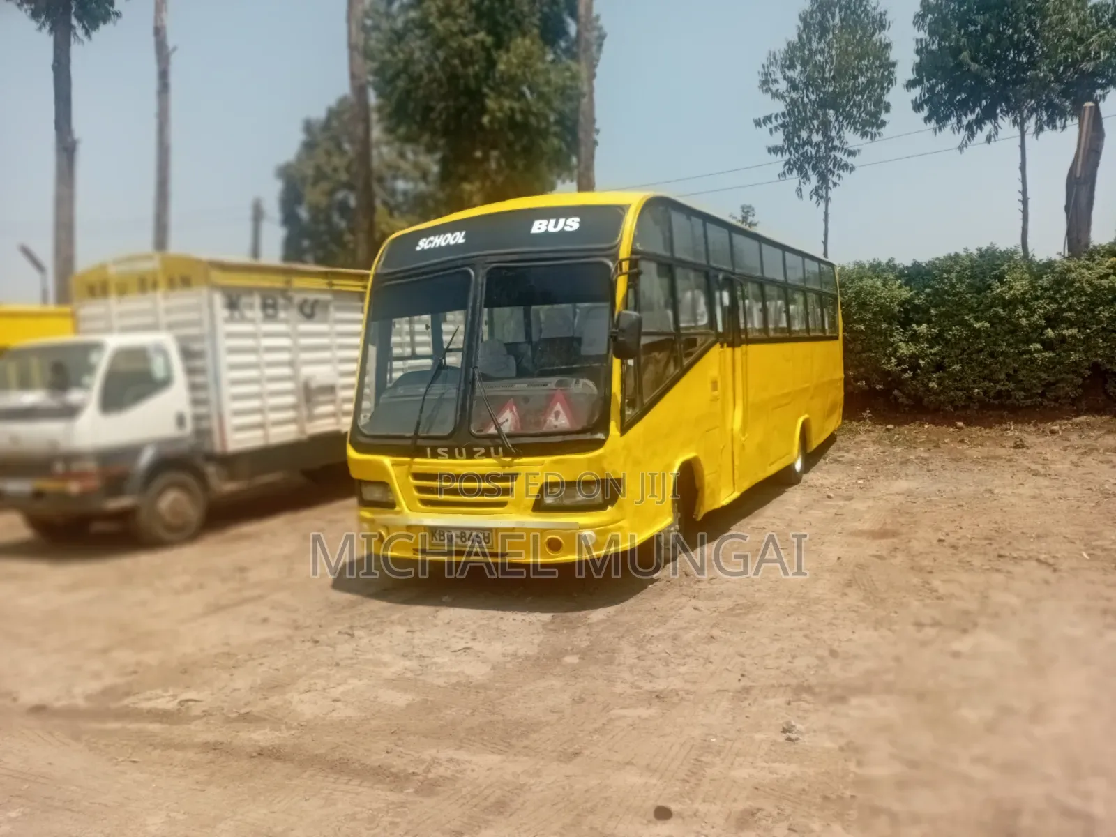 Isuzu FRR 2012 Yellow