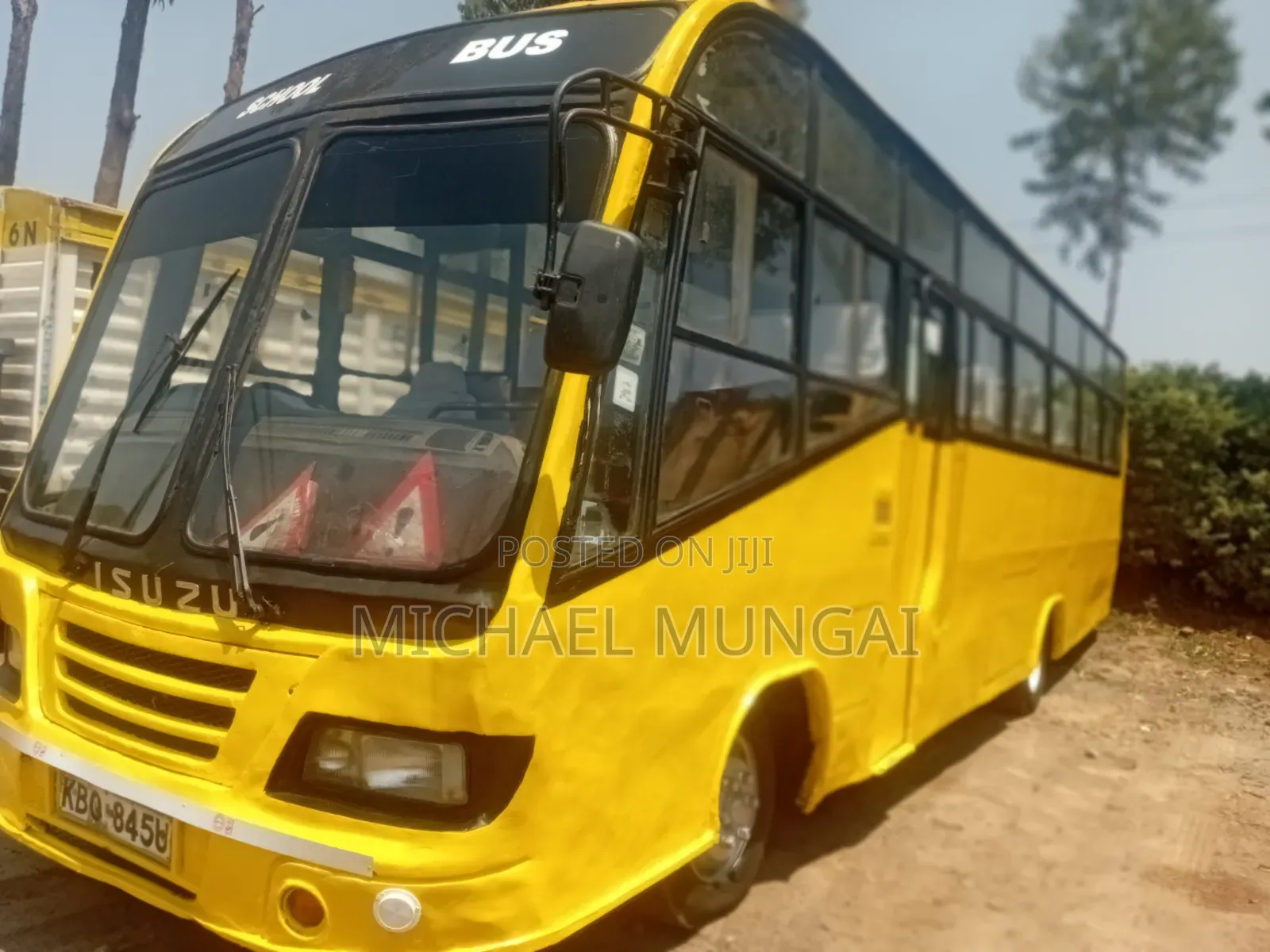 Isuzu FRR 2012 Yellow