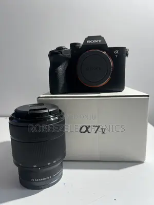 Sony Alpha A7 v Mirrorless Camera With 28-70mm II Lens