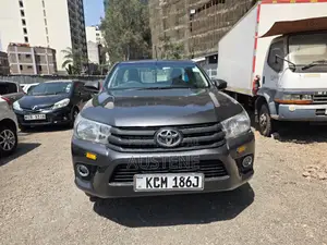 Toyota Hilux 2017 Gray