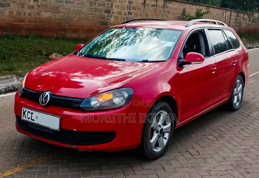 Volkswagen Golf 2011 Red
