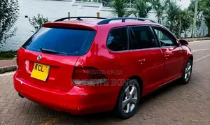 Volkswagen Golf 2011 Red