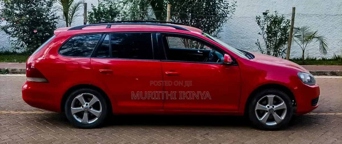 Volkswagen Golf 2011 Red
