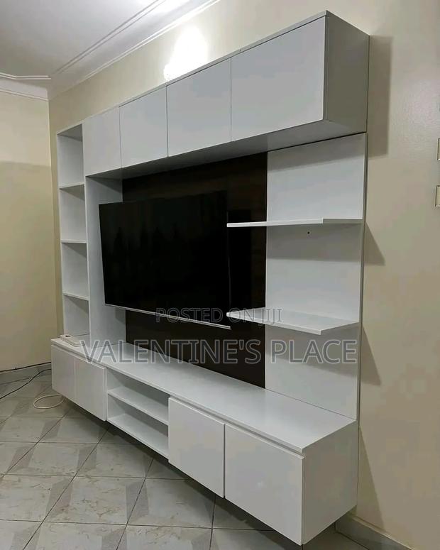 Wall TV Unit. Wall TV Unit - thumbnail 4