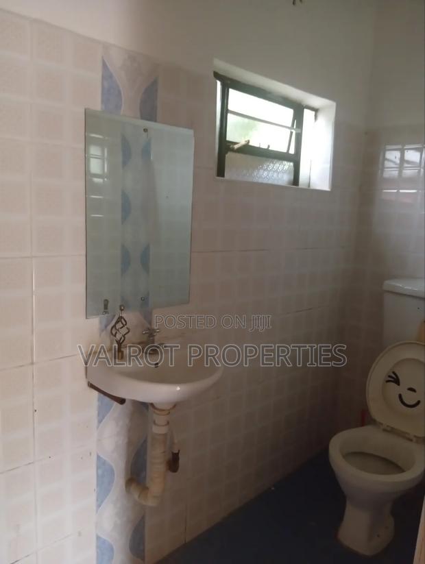 4bdrm Bungalow in Nkoroi for sale - thumbnail 14
