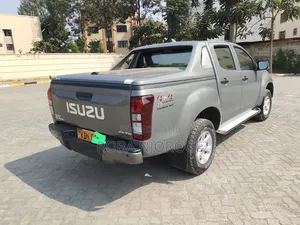 Isuzu D-MAX 2022 Brown