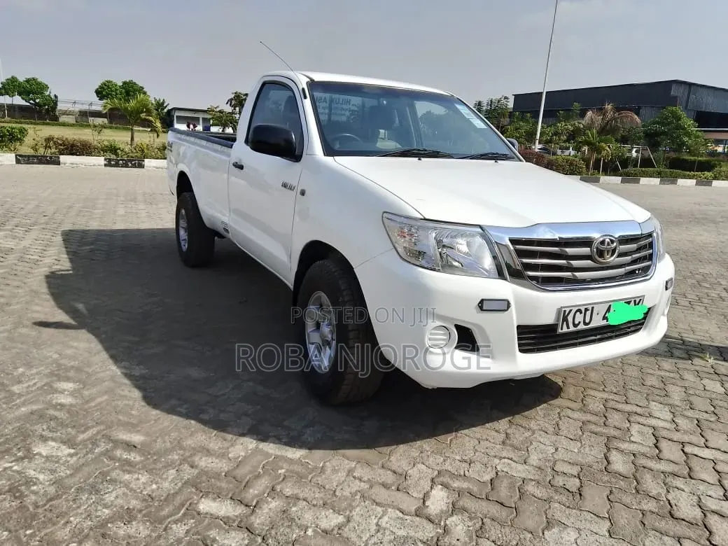 Toyota Hilux 2010 Off white