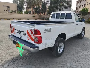 Toyota Hilux 2010 Off white