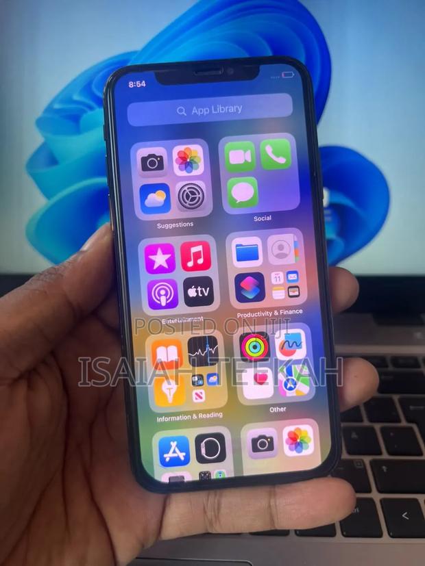 Apple iPhone X 256 GB Gray - thumbnail 4