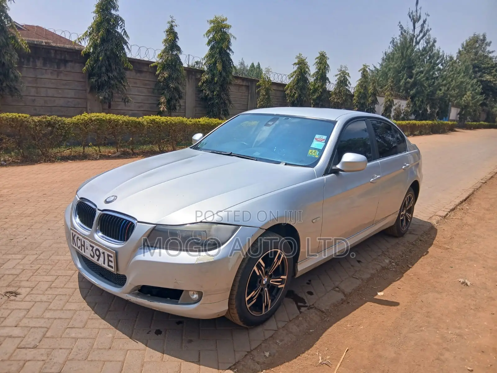 BMW 318i 2009 Silver