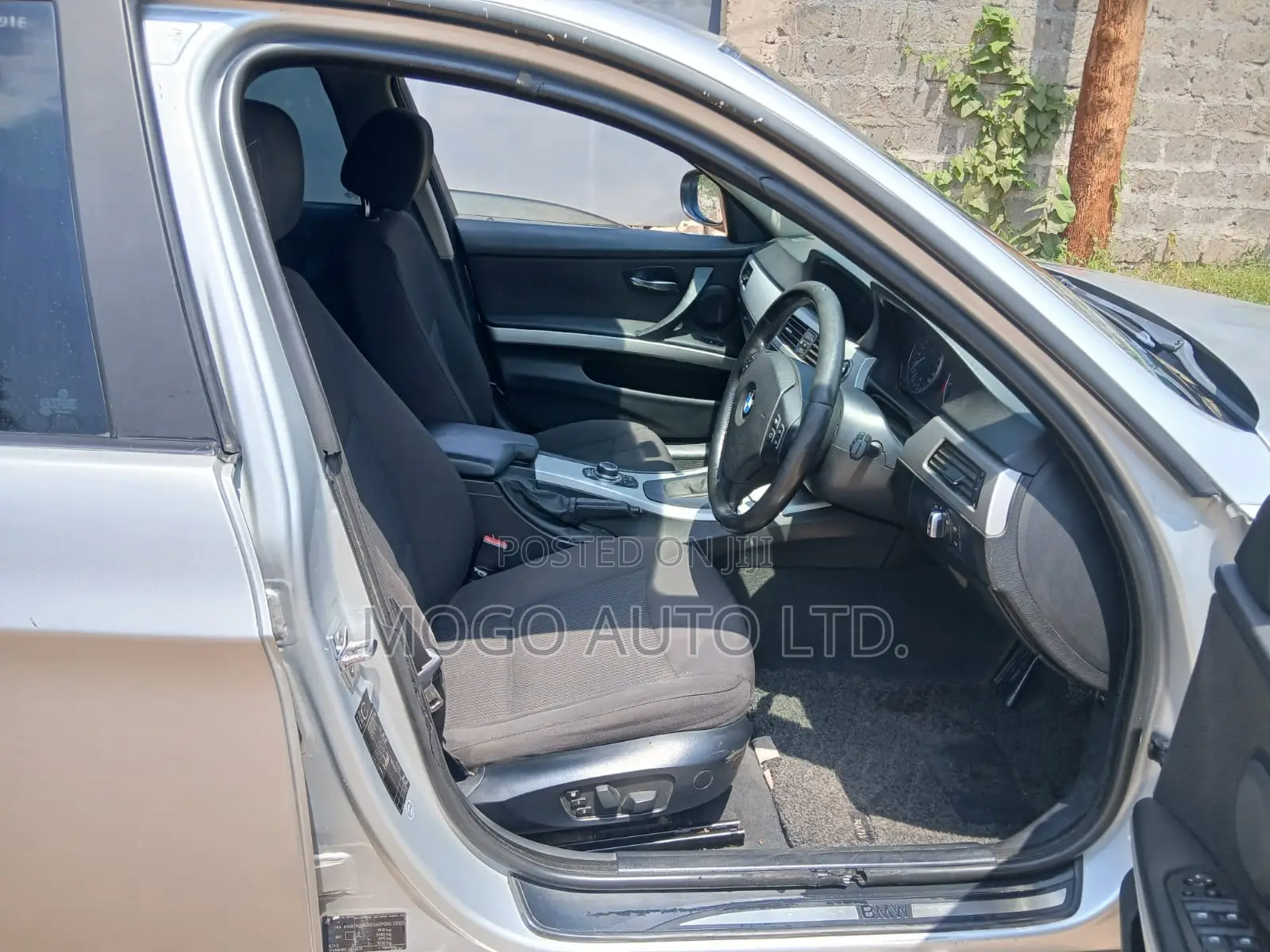 BMW 318i 2009 Silver