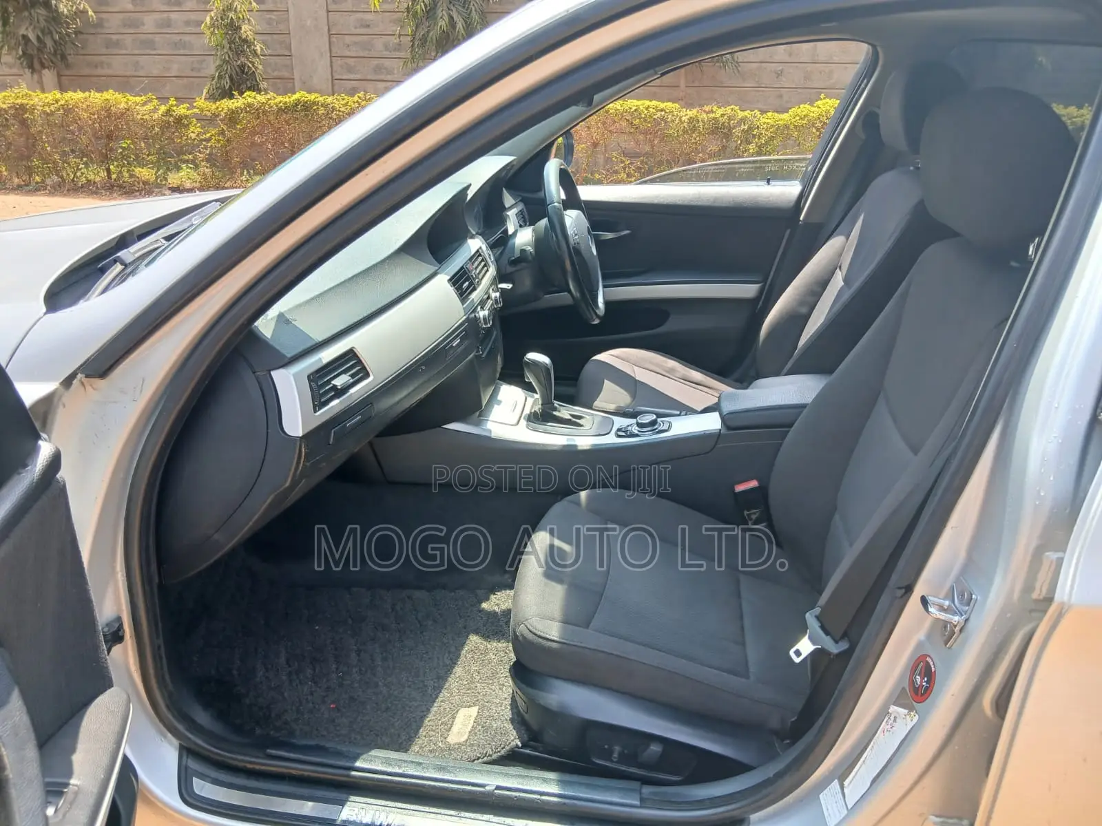 BMW 318i 2009 Silver