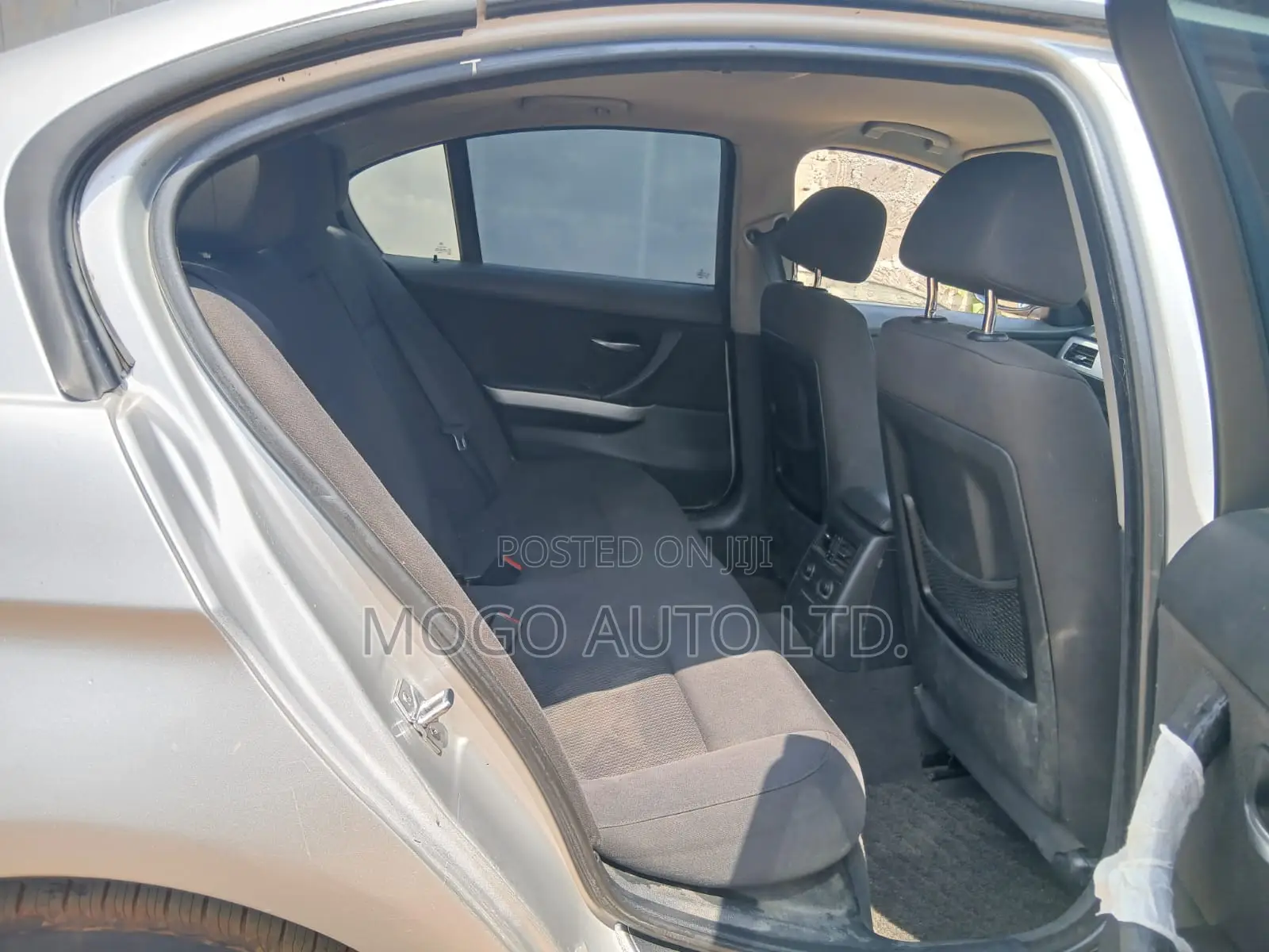 BMW 318i 2009 Silver