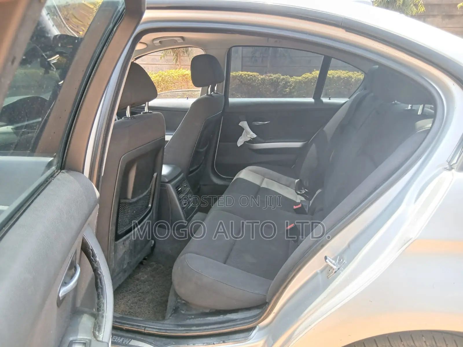 BMW 318i 2009 Silver