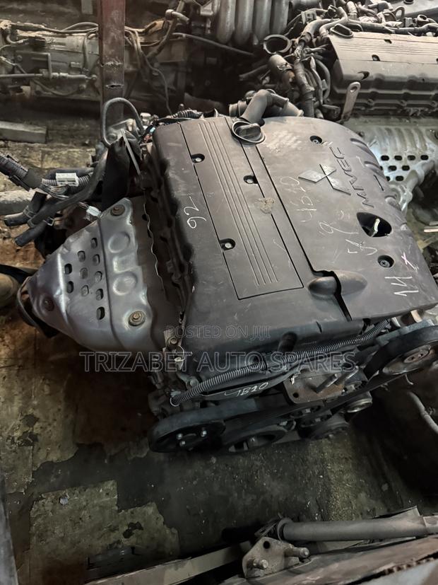 4b10 Complete Engine +Gear - thumbnail 2