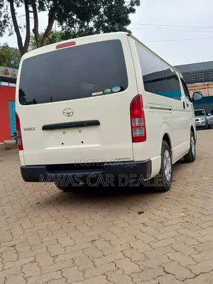 Toyota HiAce 2019